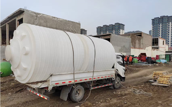 PE舟曲塑料大桶运输中